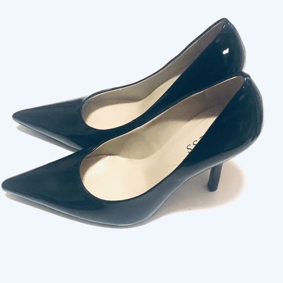 Guess | Pointy Toe Pumps Black Patent Leather - 8.5 Women’s - Picture 1 of 8